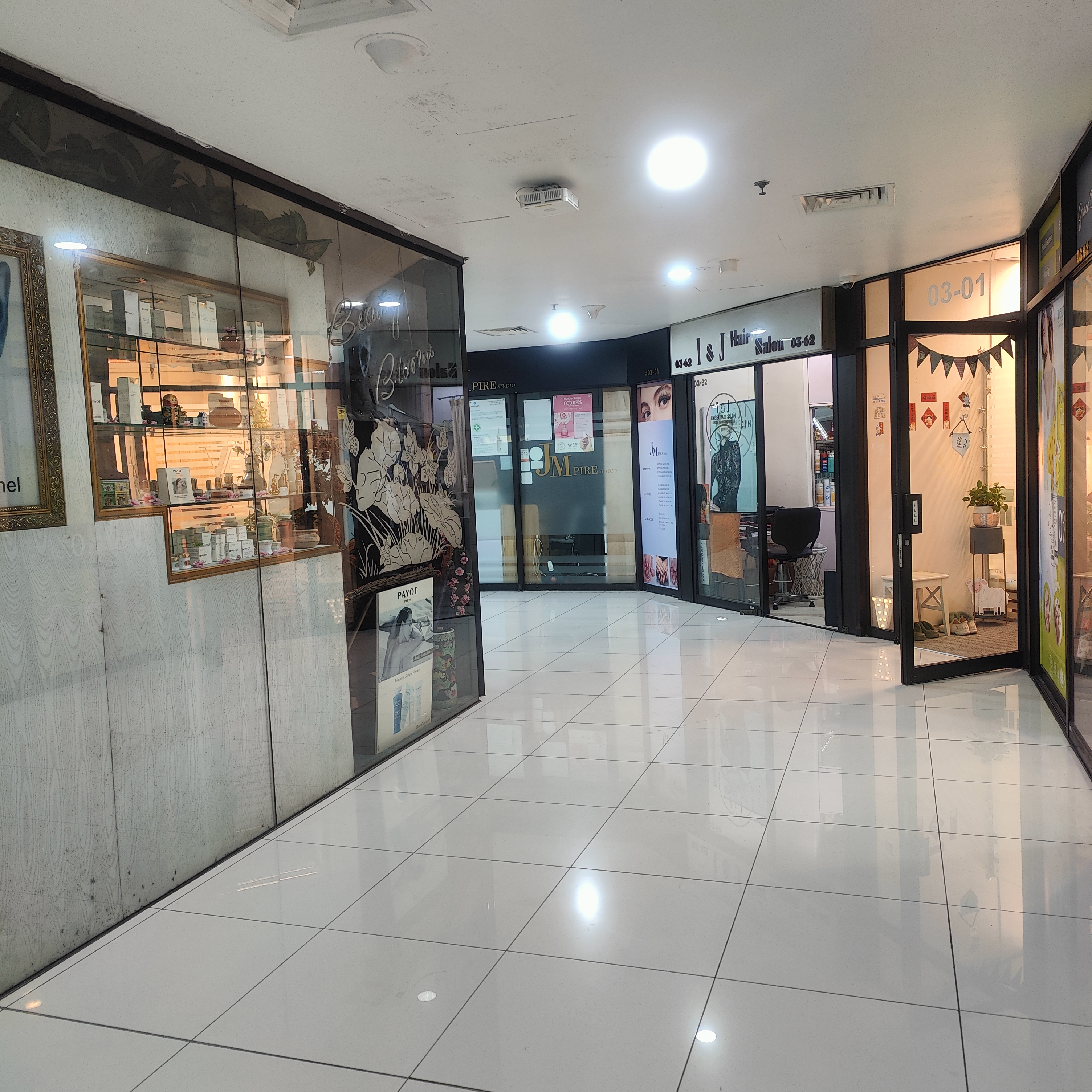 Salon photo 4 thumbnail